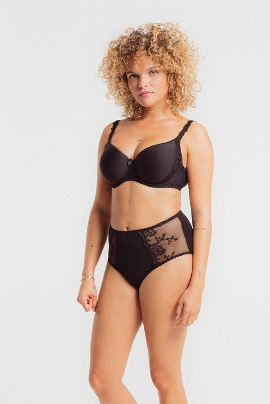 Elise - Full Brief - Noir